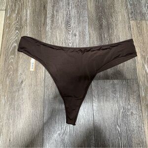 Skims Kim Kardashian Women’s Skims Body Thong 4X New with Tags